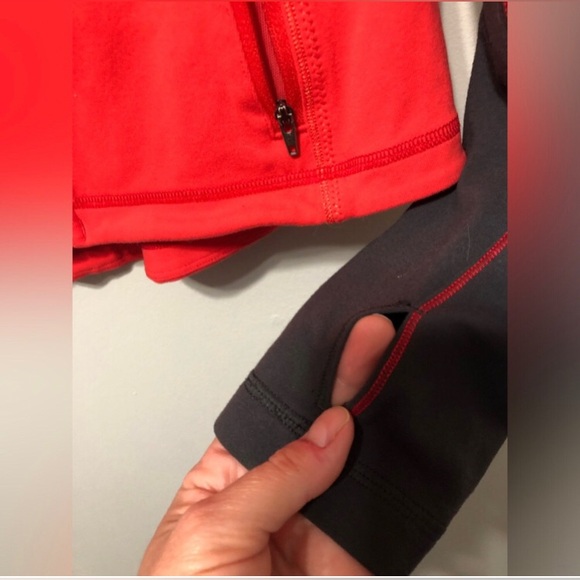 LULULEMON red women’s jacket size S/M. - Picture 6 of 6